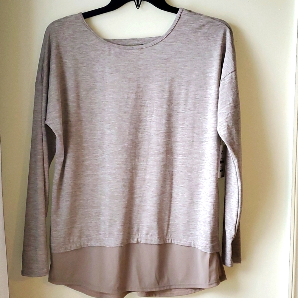 Danskin Now Active Yoga Top. Sz M (8-10)